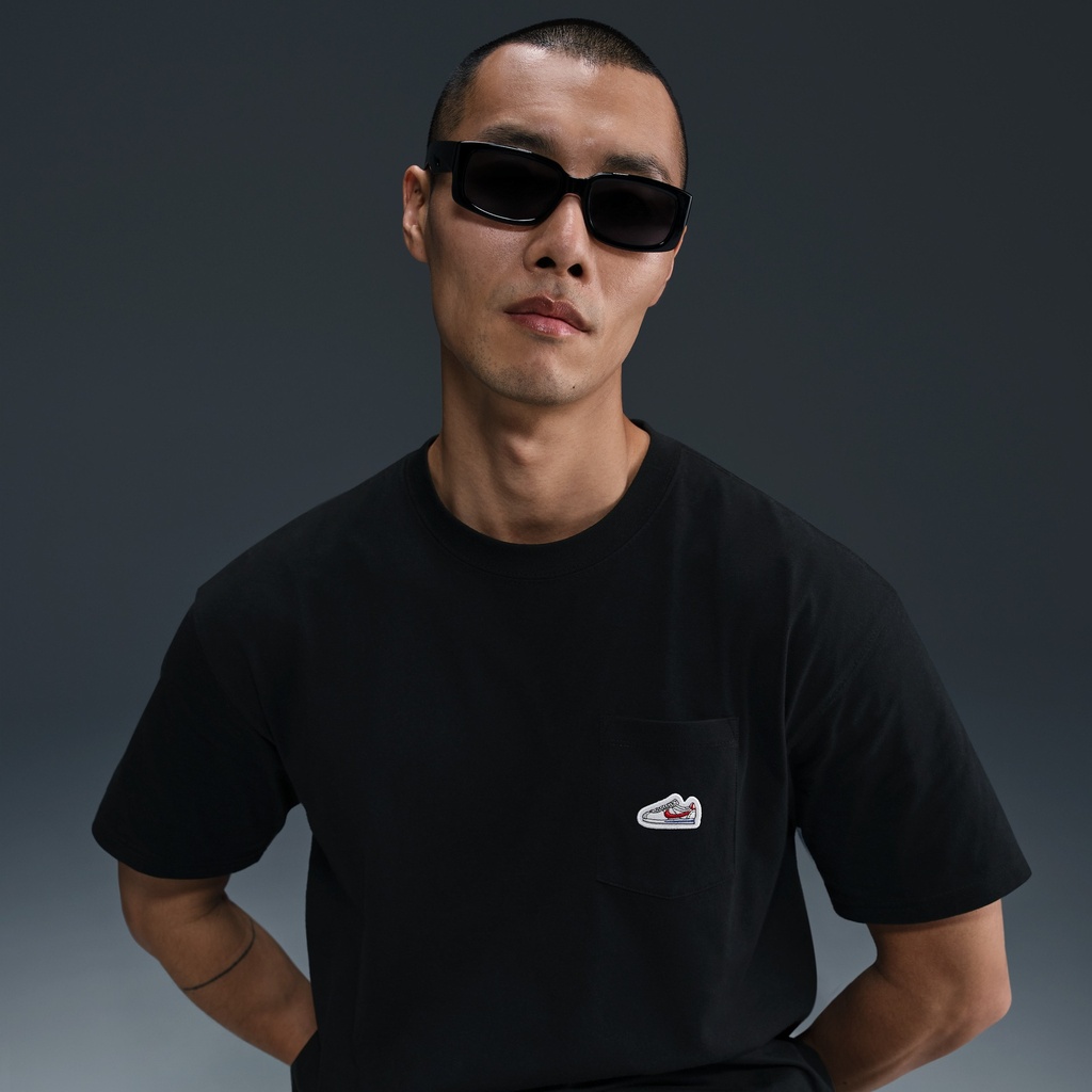 Playera nike black bolsa al frente con bordado talla L