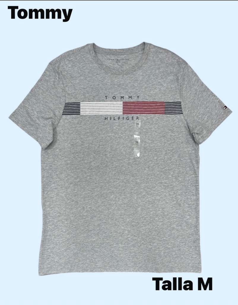 Playera Tommy Hilfiger gris con diseño de rayas horizontales en el pecho talla m