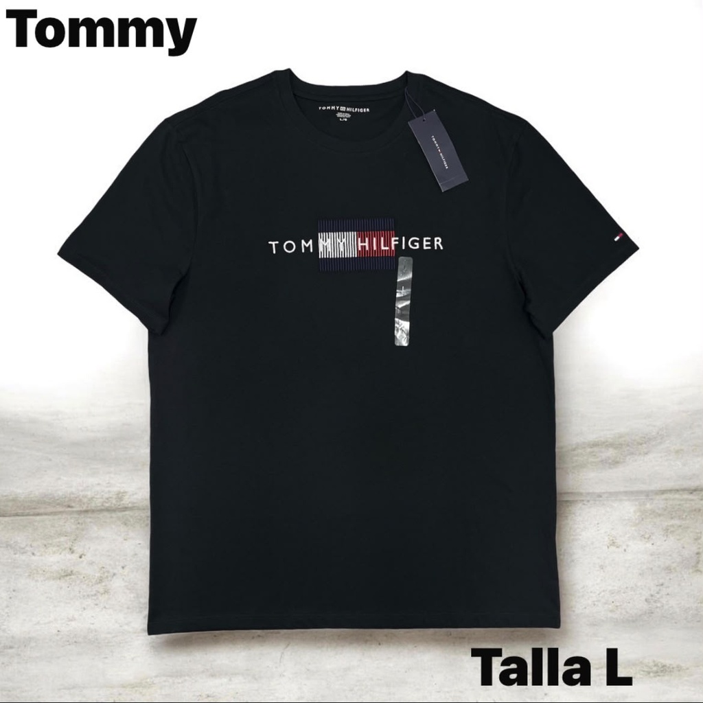 Playera Tommy Hilfiger negra de cuello redondo talla L