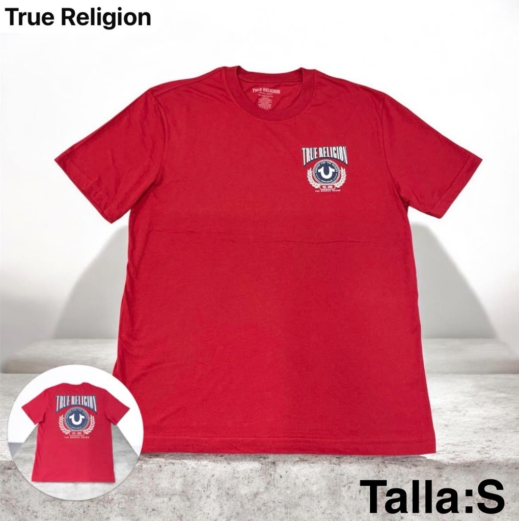Playera True Religion roja con un logotipo circular en el pecho talla S