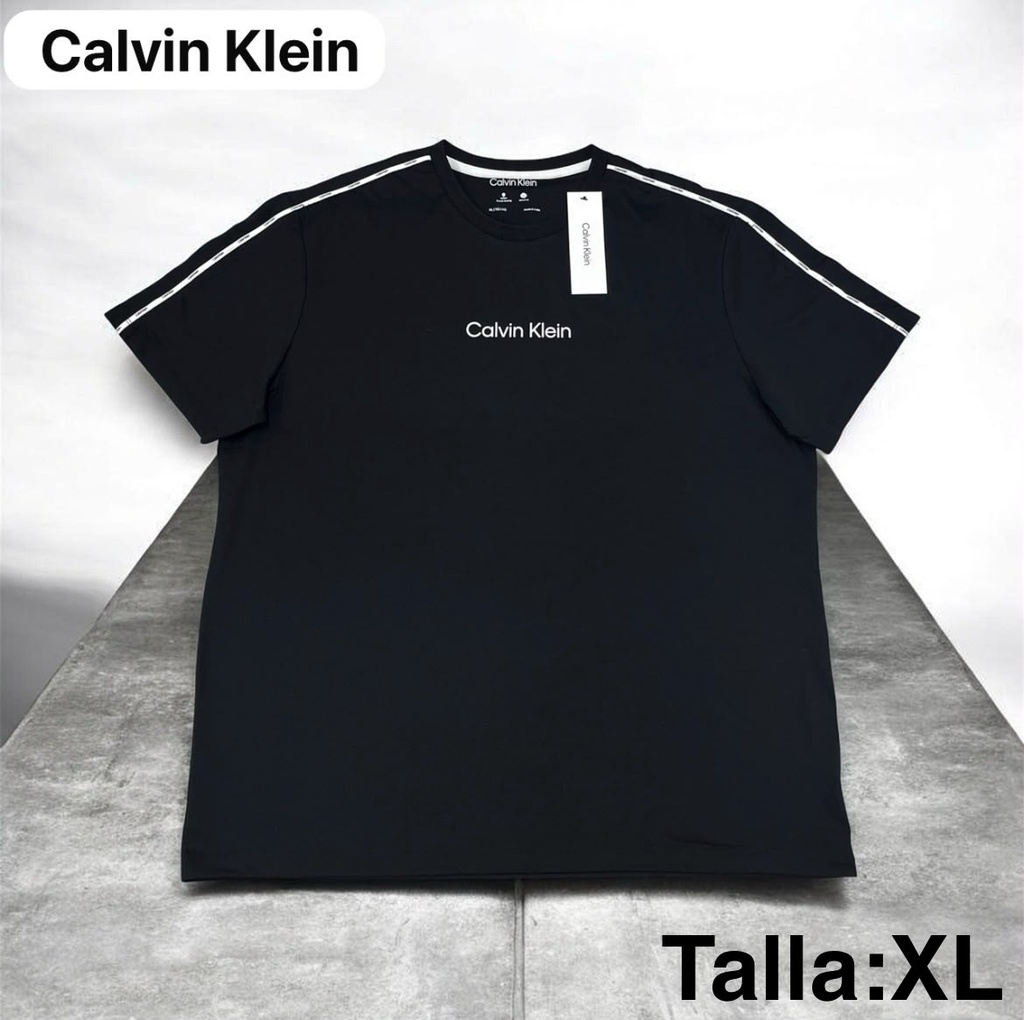 Playera Calvin Klein negra con franjas en el cuello talla xl
