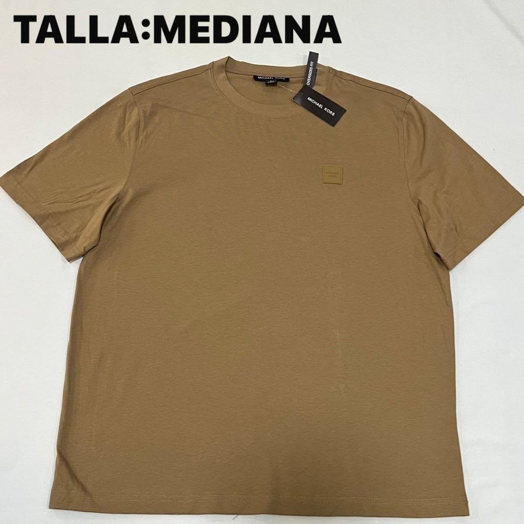 Playera MICHAEL KORS color cafe claro de corte oversize talla m