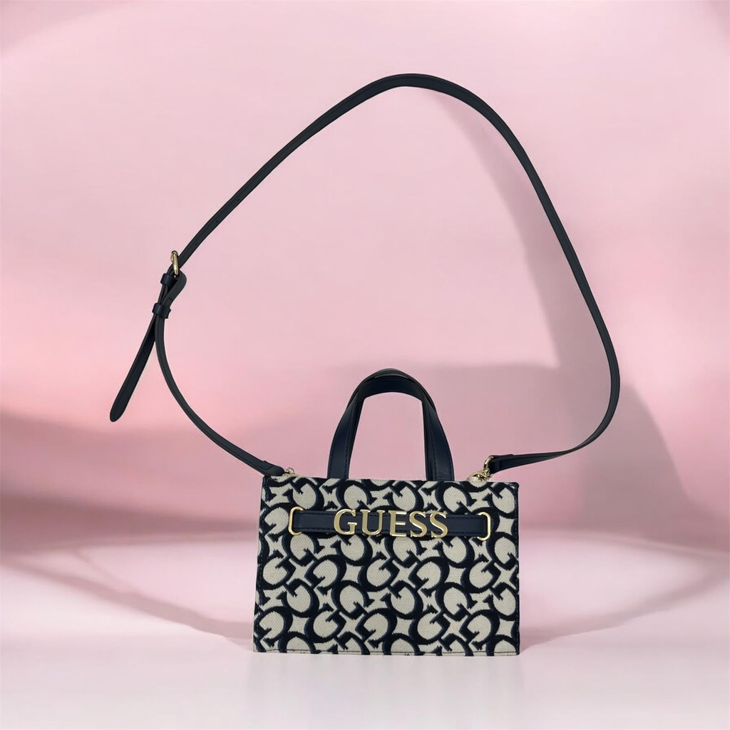 Bolso GUESS con letras doradas al frente