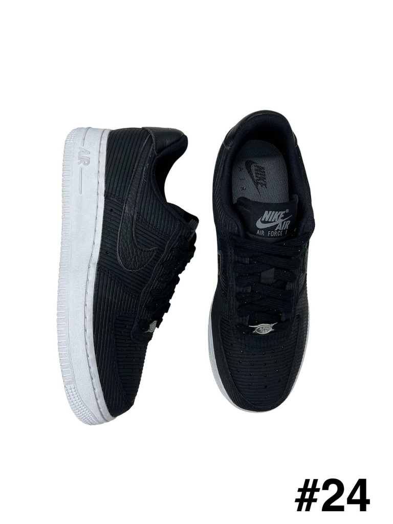 Tenis para dama Nike en color negro talla 24