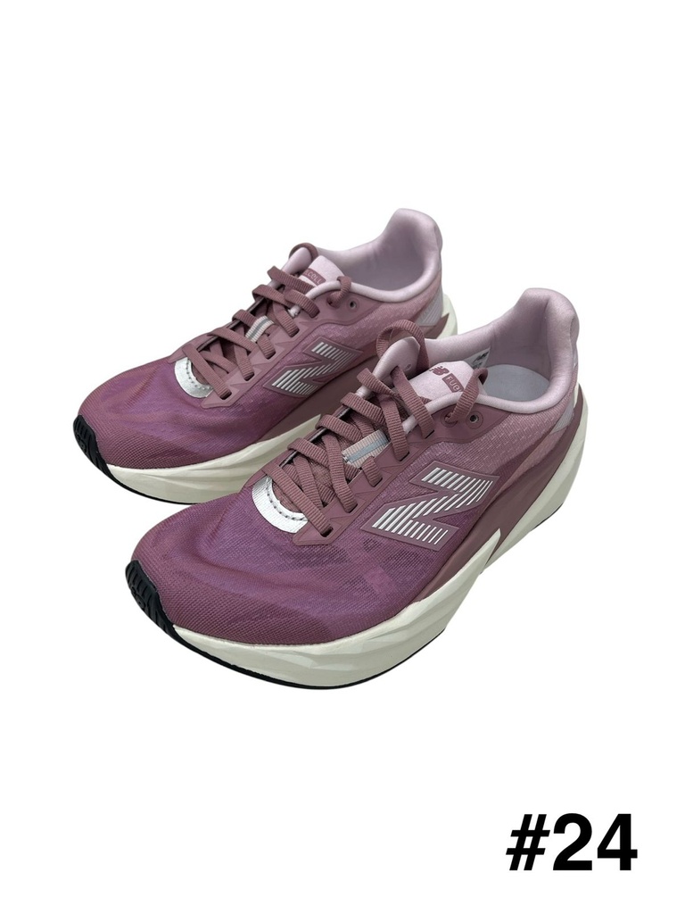 Tenis para dama New Balance  FuelCell Rebel v5 en color rosa talla 24