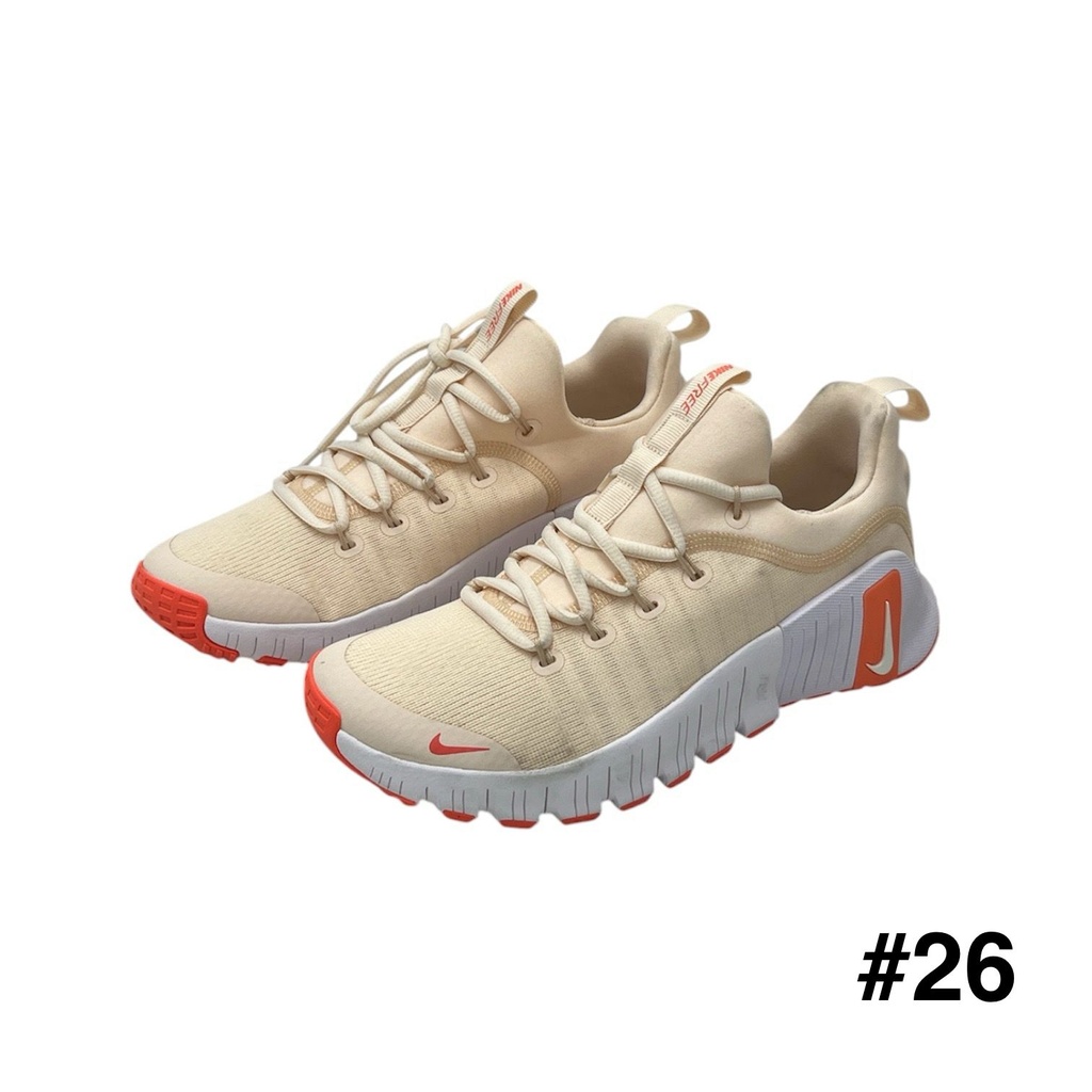Tenis para dama Nike llamativos detalles en naranja talla 26