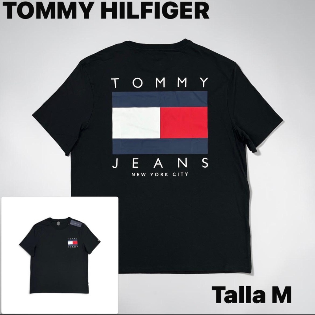 Playera Tommy Hilfiger destaca  por su llamativo gráfico con el logotipo en la parte trasera talla M