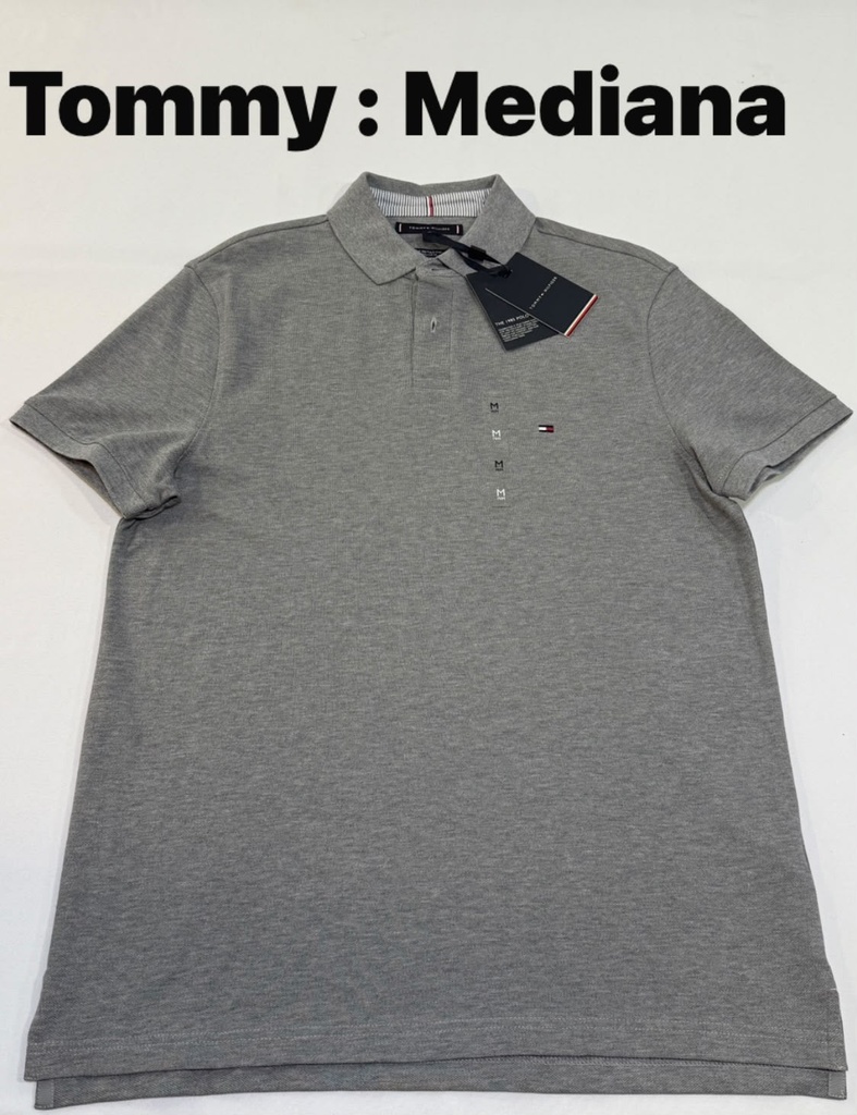 Playera Tommy Hilfiger gris jaspeado con logotipo bordado en el pecho talla m