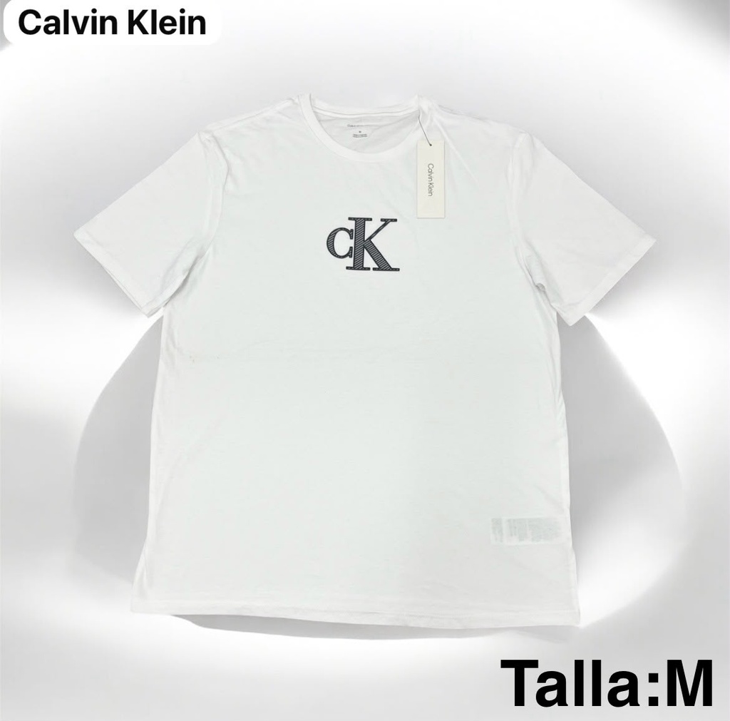 Playera Calvin Klein blanca con logotipo monograma ck estampado en el pecho en tono oscuro talla m